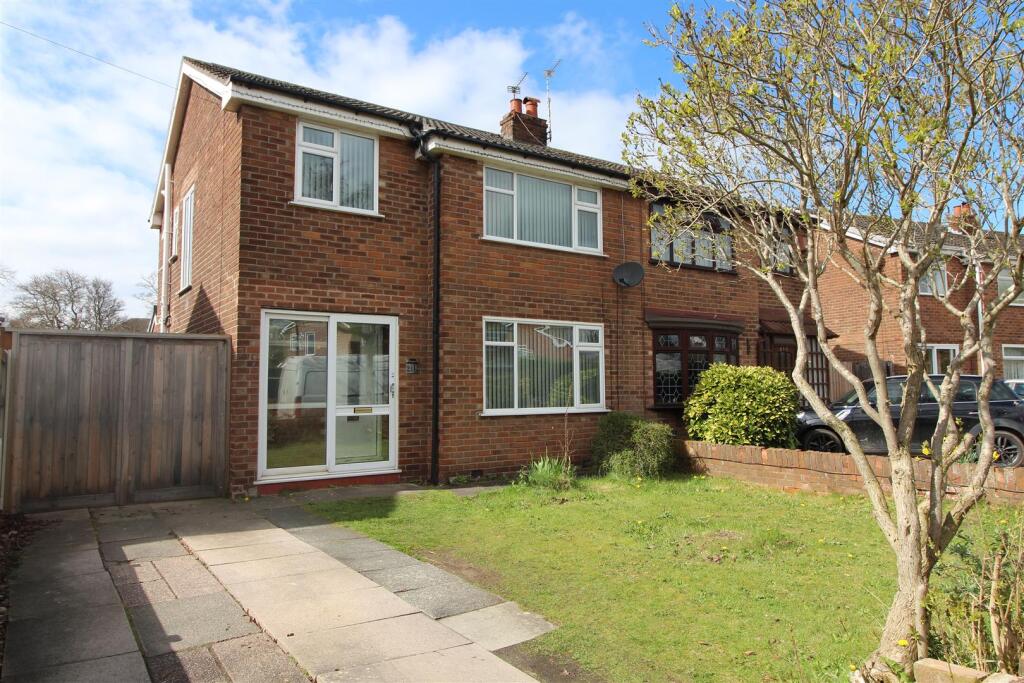 3 bed Semi Detached for rent in Formby. From Karen Parks Sales and Lettings - Formby