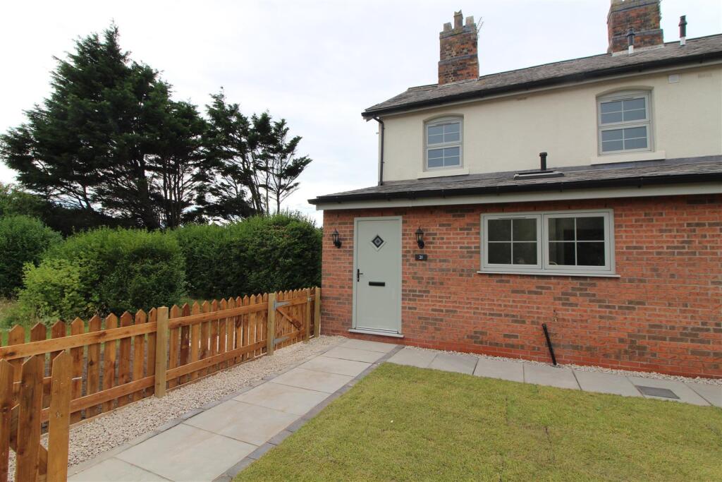 2 bed Cottage for rent in Southport. From Karen Parks Sales and Lettings - Formby 2 bed Cottage for rent in Southport. From Karen Parks Sales and Lettings - Formby