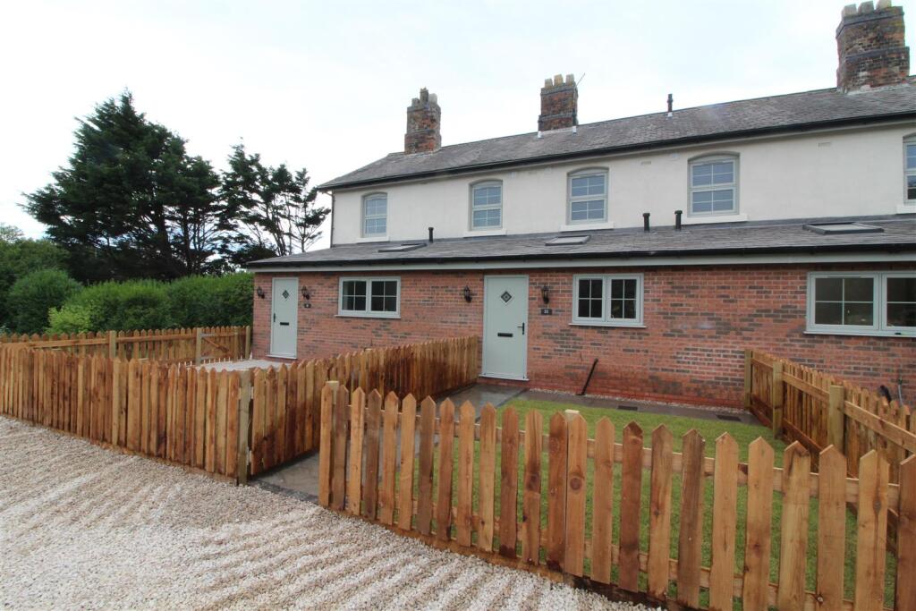 2 bed Cottage for rent in Southport. From Karen Parks Sales and Lettings - Formby 2 bed Cottage for rent in Southport. From Karen Parks Sales and Lettings - Formby