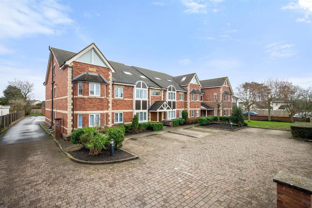 2 bed Apartment for rent in Formby. From Karen Parks Sales and Lettings - Formby