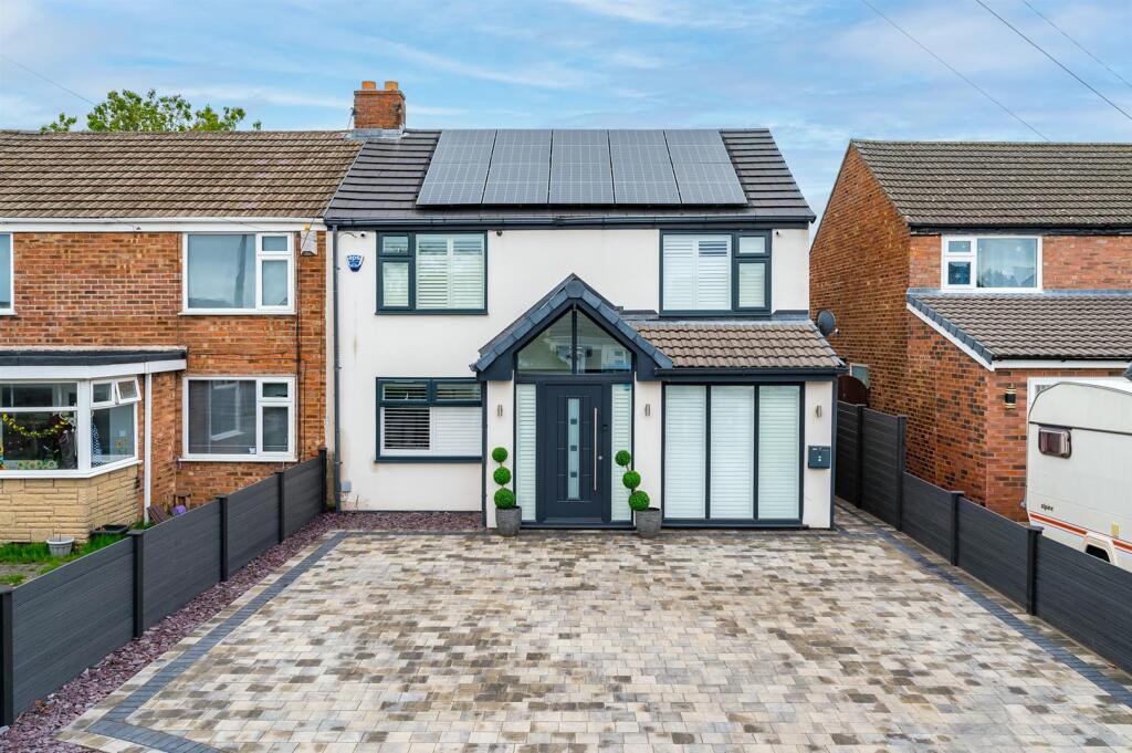 4 bed Semi Detached for rent in Formby. From Karen Parks Sales and Lettings - Formby