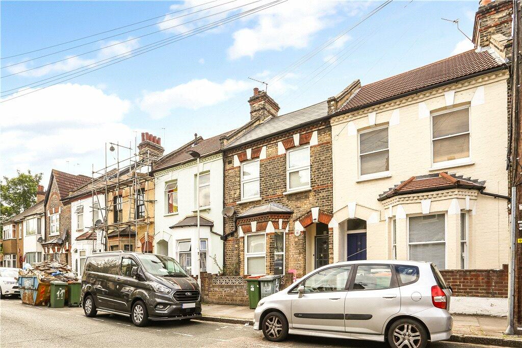 5 bed Mid Terraced House for rent in London. From Anderson Rose