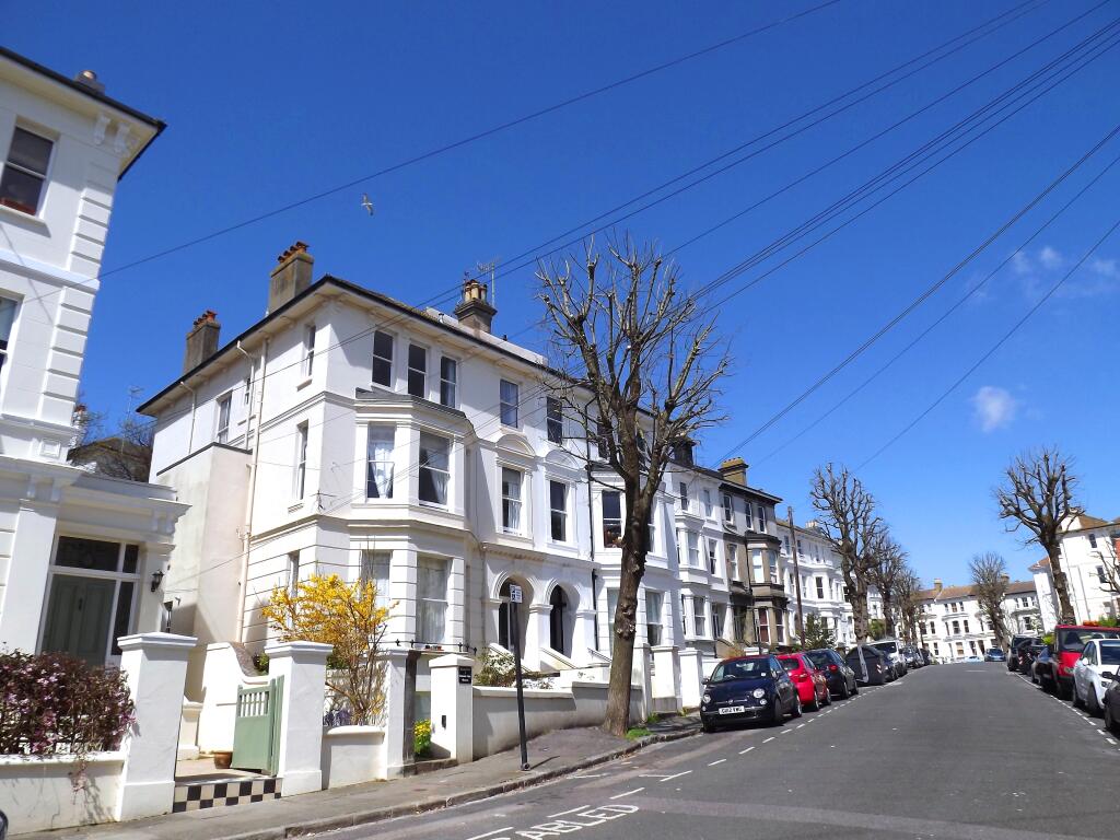 1 bed 1st Floor Flat for rent in Brighton and Hove. From King & Chasemore Lettings - Brighton