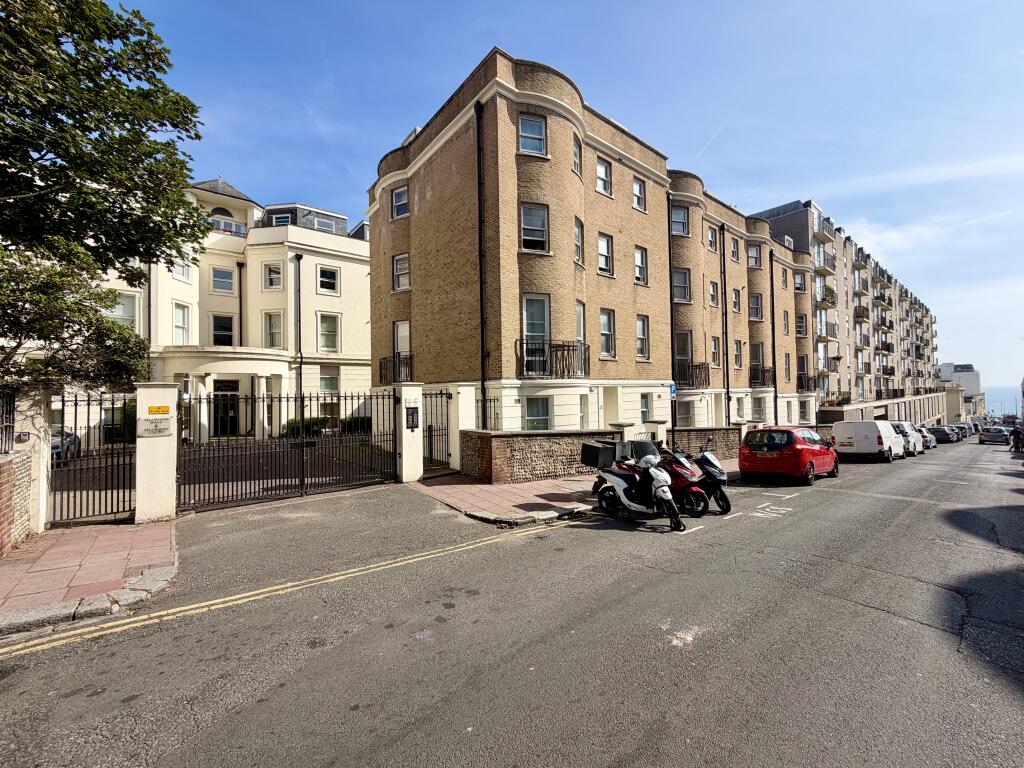 1 bed Detached for rent in Brighton and Hove. From King & Chasemore Lettings - Brighton 1 bed Detached for rent in Brighton and Hove. From King & Chasemore Lettings - Brighton