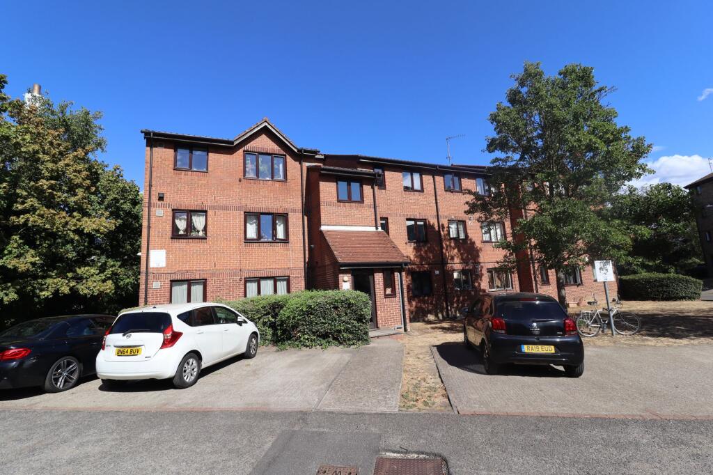 0 bed Studio for rent in Deptford. From Oliver Jaques - Surrey Quays