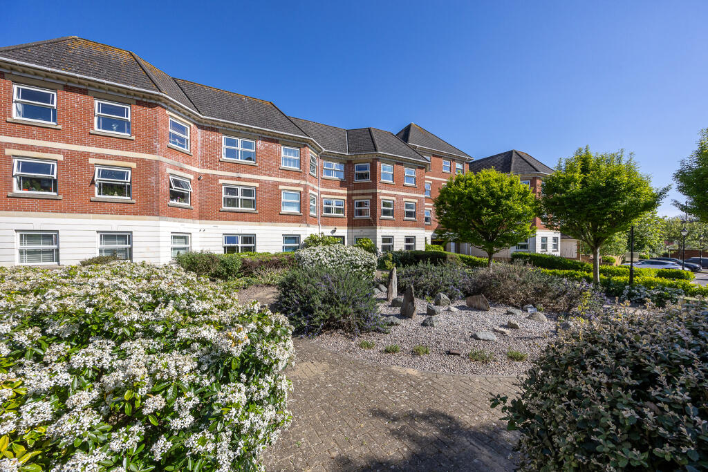 2 bed Apartment for rent in Brighton and Hove. From King & Chasemore Lettings - Hove
