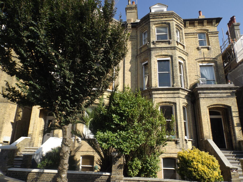 4 bed Studio for rent in Brighton and Hove. From King & Chasemore Lettings - Hove