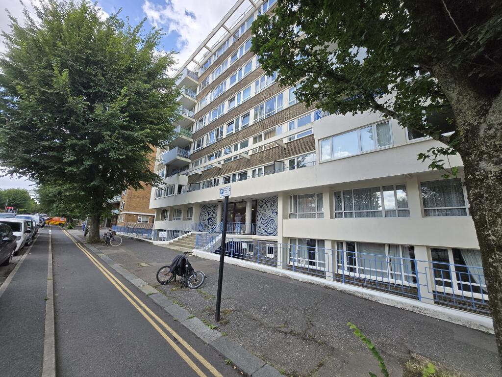 2 bed Apartment for rent in Brighton and Hove. From King & Chasemore Lettings - Hove