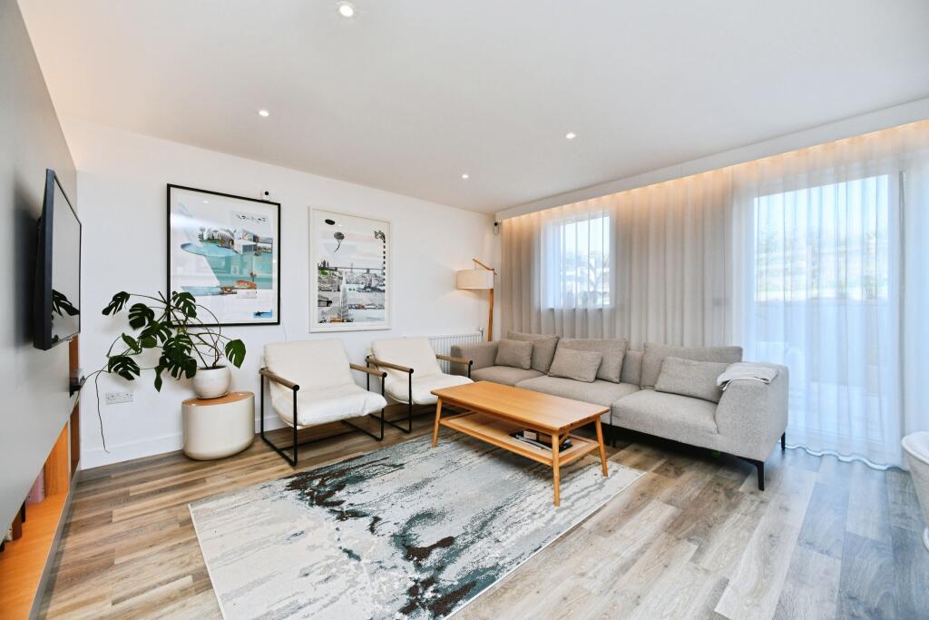 4 bed Detached for rent in Rottingdean. From King & Chasemore Lettings - Saltdean