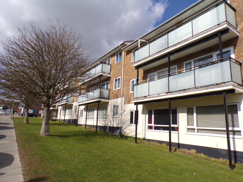1 bed 1st Floor Flat for rent in Rottingdean. From King & Chasemore Lettings - Saltdean
