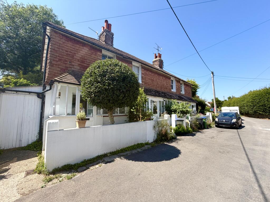 2 bed Cottage for rent in Piddinghoe. From King & Chasemore Lettings - Saltdean