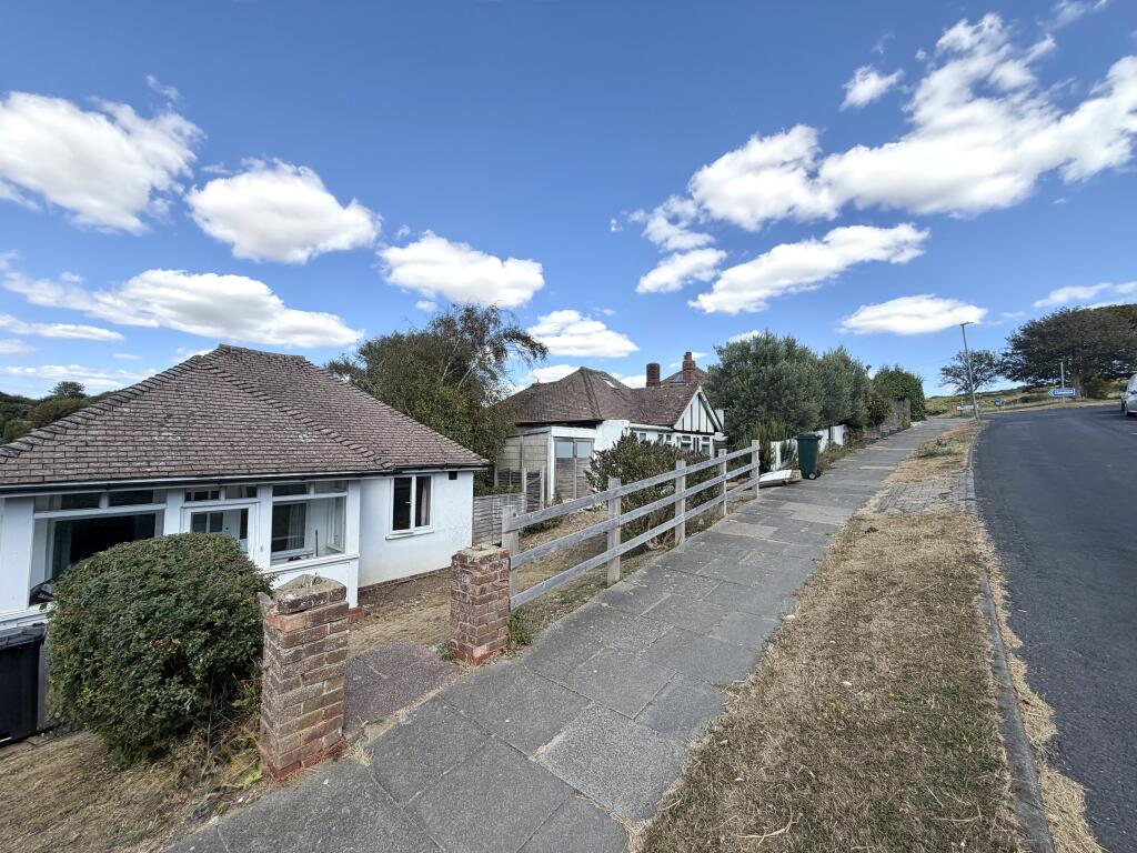 2 bed Bungalow for rent in Rottingdean. From King & Chasemore Lettings - Saltdean 2 bed Bungalow for rent in Rottingdean. From King & Chasemore Lettings - Saltdean