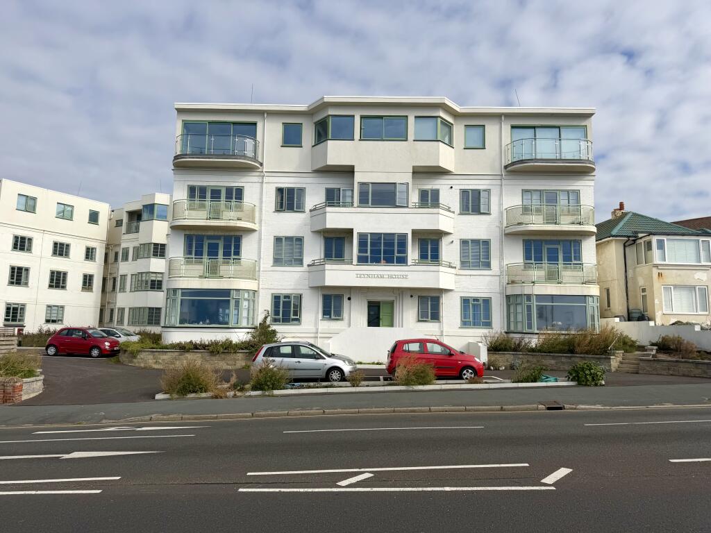1 bed 1st Floor Flat for rent in Rottingdean. From King & Chasemore Lettings - Saltdean