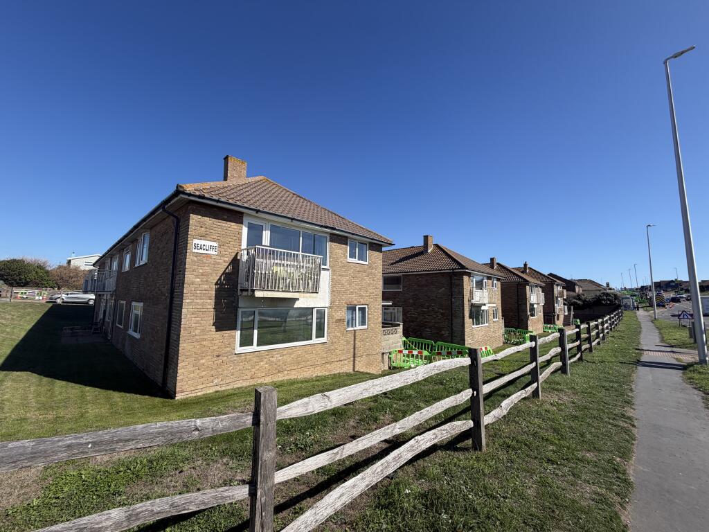 2 bed 1st Floor Flat for rent in Telscombe Cliffs. From King & Chasemore Lettings - Saltdean 2 bed 1st Floor Flat for rent in Telscombe Cliffs. From King & Chasemore Lettings - Saltdean