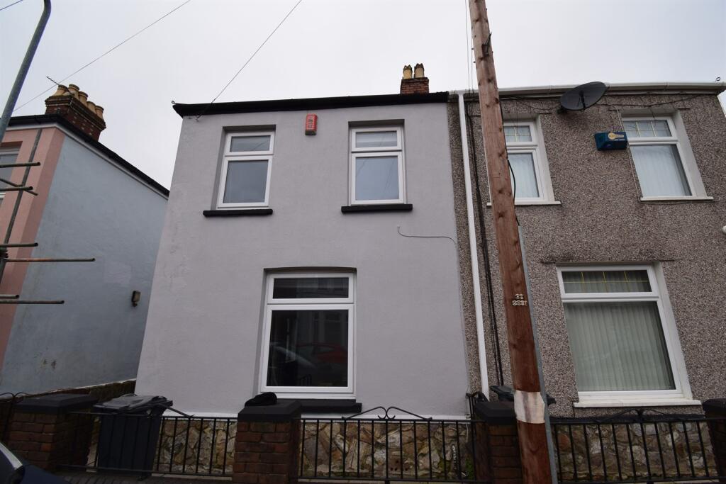 3 bed Mid Terraced House for rent in Cardiff. From FlatHomes Property Services - Cardiff