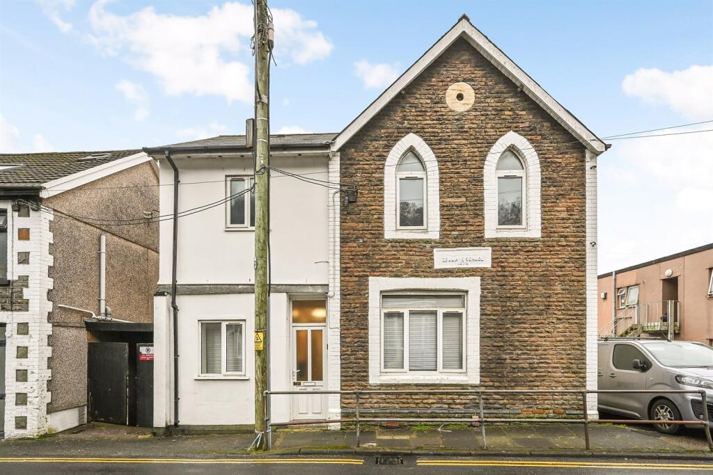 1 bed Detached for rent in Pontypridd. From FlatHomes Property Services - Cardiff