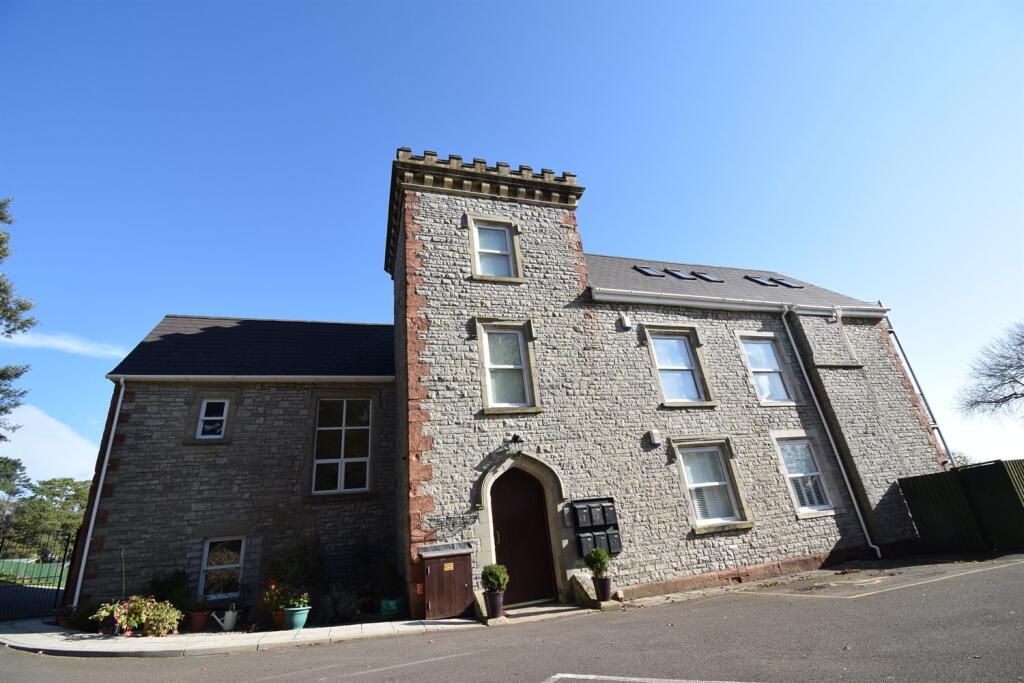 3 bed Apartment for rent in Penarth. From FlatHomes Property Services - Cardiff