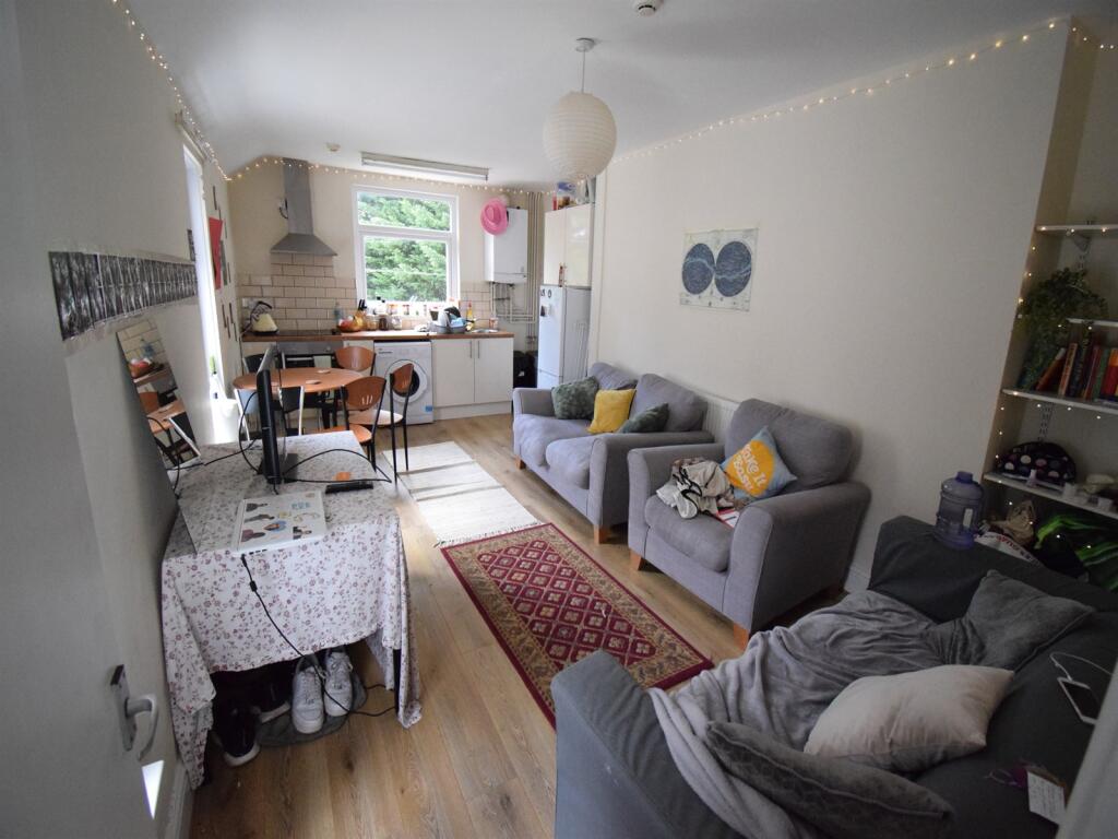 2 bed Detached for rent in Cardiff. From FlatHomes Property Services - Cardiff