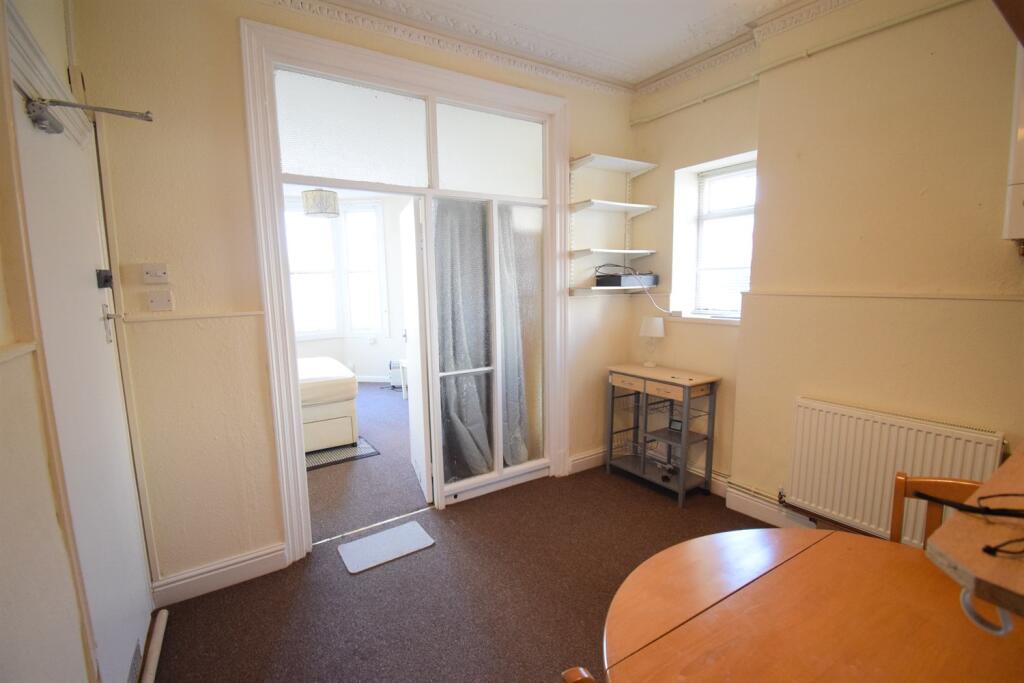 1 bed House (unspecified) for rent in Cardiff. From FlatHomes Property Services - Cardiff