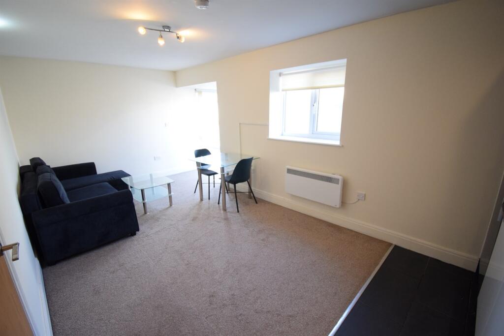 2 bed 1st Floor Flat for rent in Cardiff. From FlatHomes Property Services - Cardiff