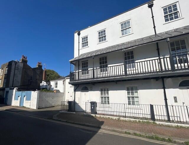 2 bed House (unspecified) for rent in Worthing. From King & Chasemore Lettings - Worthing
