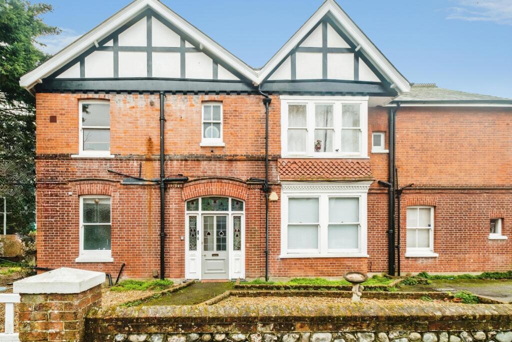 1 bed 1st Floor Flat for rent in Worthing. From King & Chasemore Lettings - Worthing