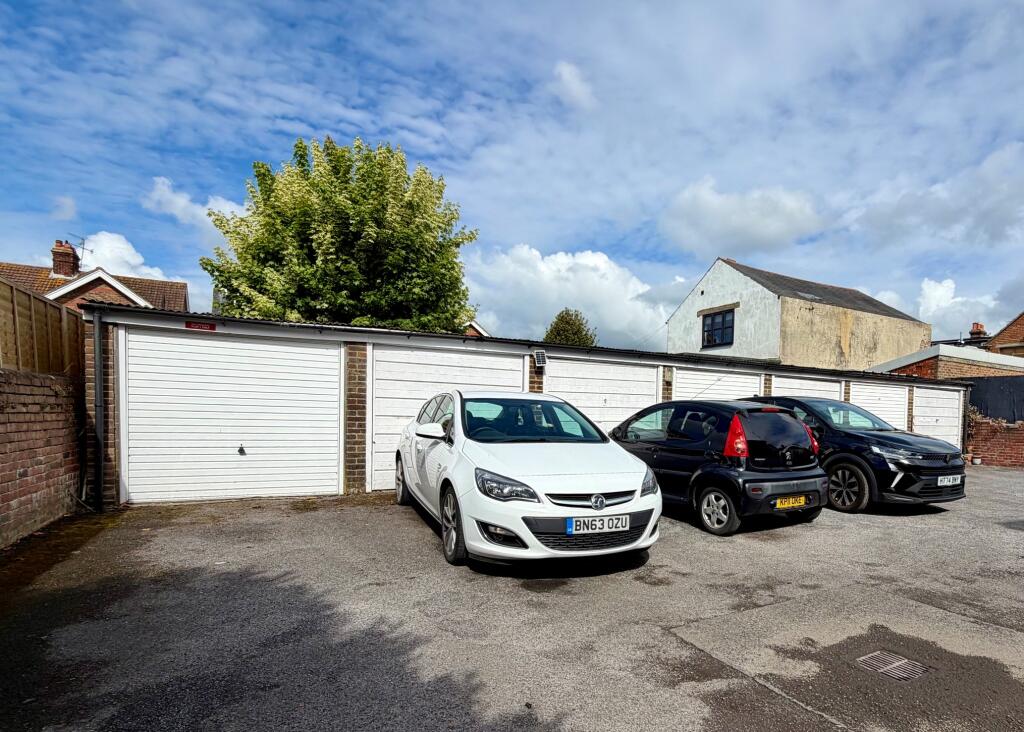 4 bed Garages for rent in Findon. From King & Chasemore Lettings - Worthing