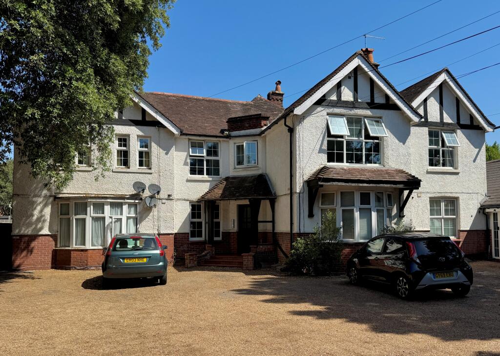 2 bed House (unspecified) for rent in Findon. From King & Chasemore Lettings - Worthing 2 bed House (unspecified) for rent in Findon. From King & Chasemore Lettings - Worthing