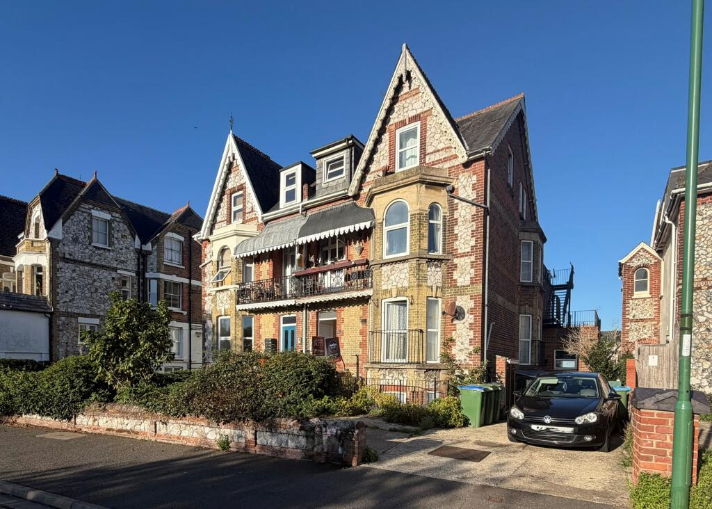 1 bed 1st Floor Flat for rent in Littlehampton. From King & Chasemore Lettings - Worthing