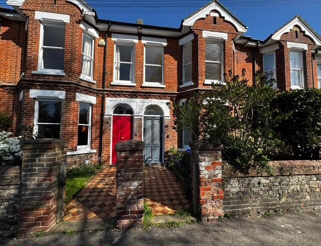 3 bed Mid Terraced House for rent in Worthing. From King & Chasemore Lettings - Worthing 3 bed Mid Terraced House for rent in Worthing. From King & Chasemore Lettings - Worthing