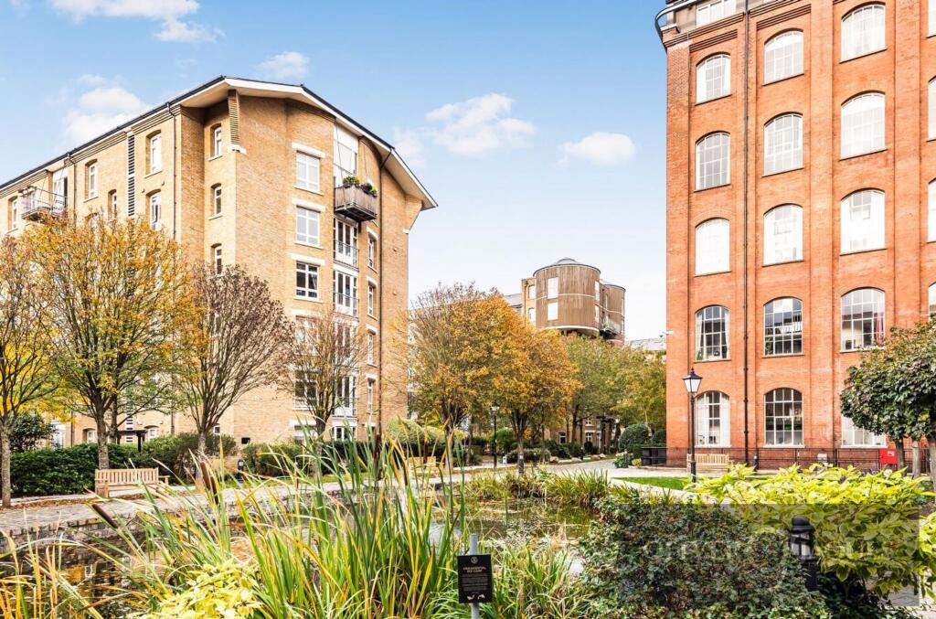 2 bed 1st Floor Flat for rent in Bow. From Oliver Jaques - Bow