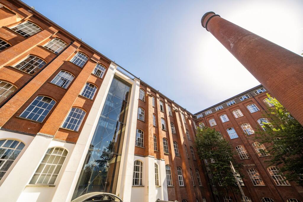 1 bed 1st Floor Flat for rent in Bow. From Oliver Jaques - Bow
