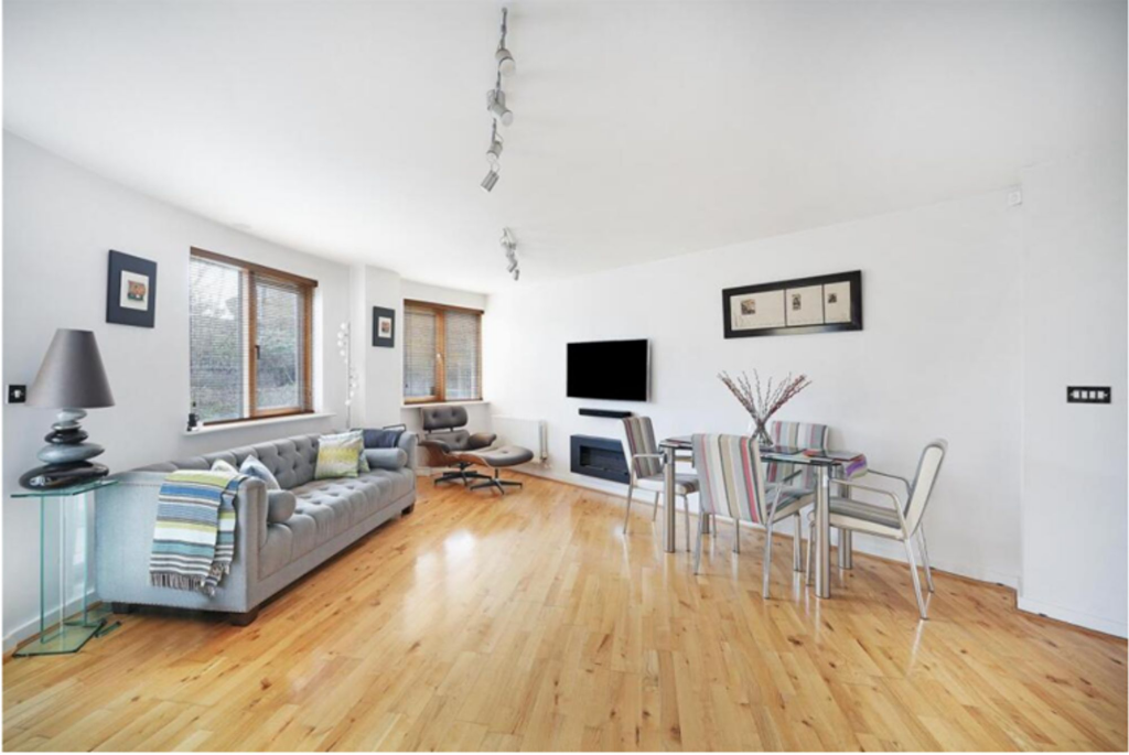 2 bed Apartment for rent in Bow. From Oliver Jaques - Bow