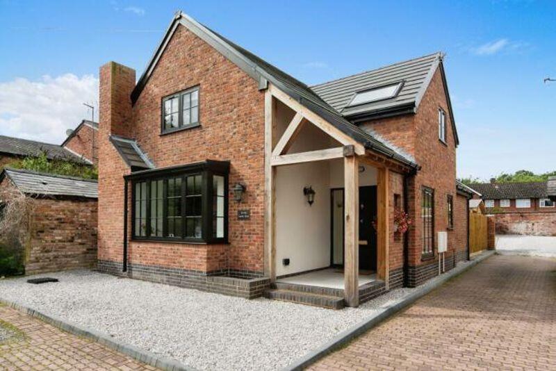 3 bed Detached for rent in Childer Thornton. From Platinum Independent Estate Agents - Little Sutton 3 bed Detached for rent in Childer Thornton. From Platinum Independent Estate Agents - Little Sutton