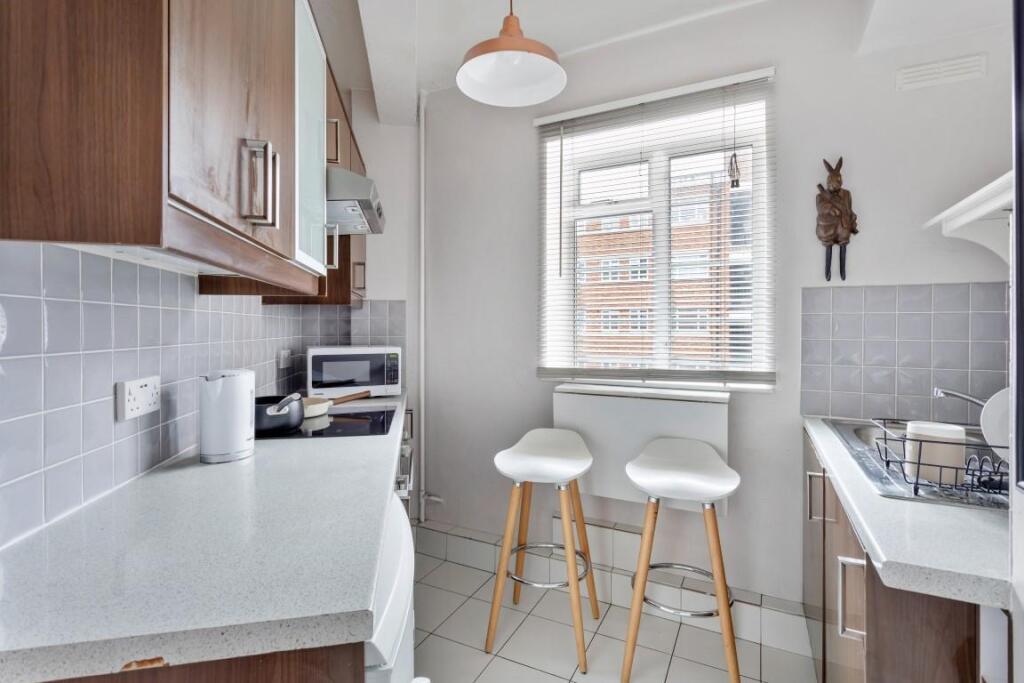 3 bed Apartment for rent in London. From Lawson Rutter