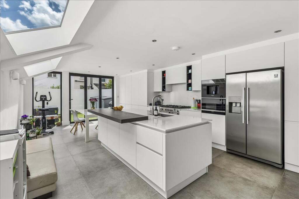 5 bed Detached for rent in Hammersmith. From Lawson Rutter