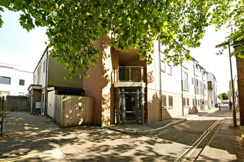 1 bed 1st Floor Flat for rent in Oxford. From North Oxford Property Service - Oxford