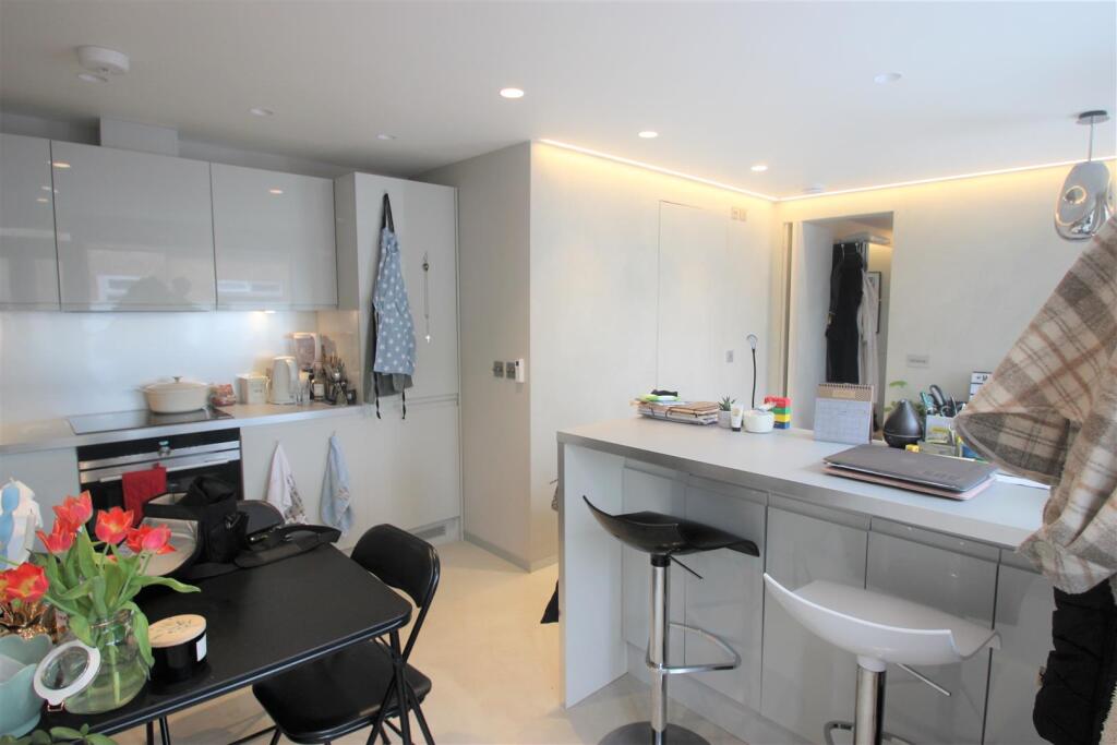 1 bed 1st Floor Flat for rent in Sandford-on-Thames. From North Oxford Property Service - Oxford 1 bed 1st Floor Flat for rent in Sandford-on-Thames. From North Oxford Property Service - Oxford