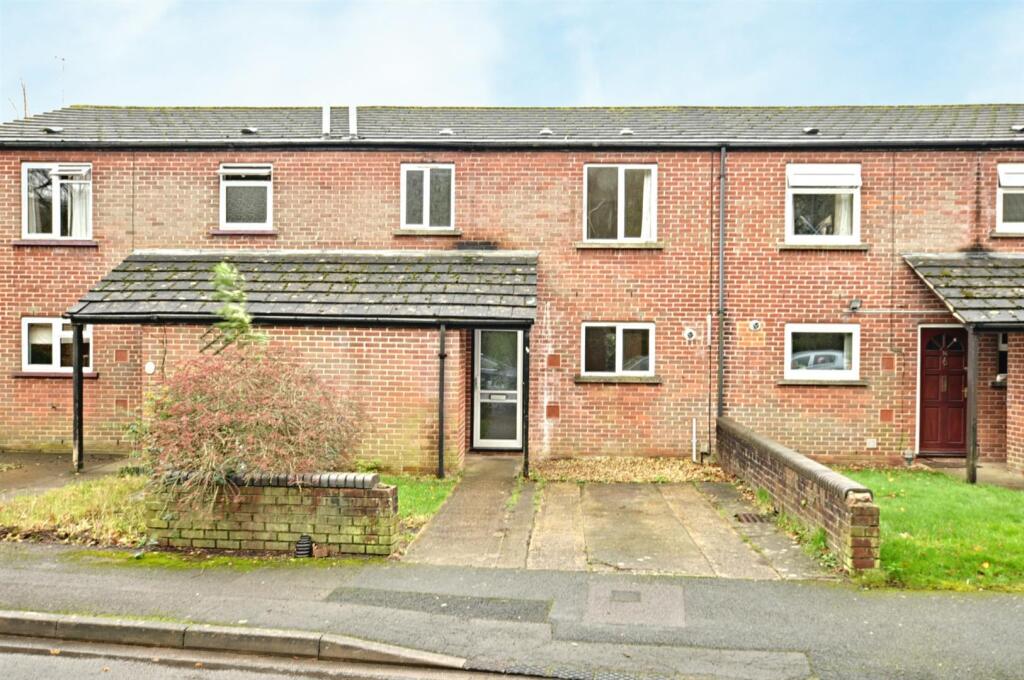 4 bed Detached for rent in Elsfield. From North Oxford Property Service - Oxford