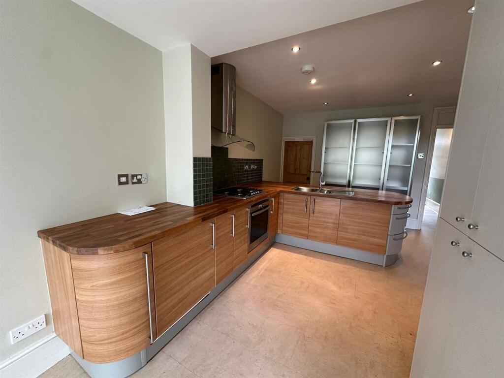 3 bed Detached for rent in Sandford-on-Thames. From North Oxford Property Service - Oxford 3 bed Detached for rent in Sandford-on-Thames. From North Oxford Property Service - Oxford