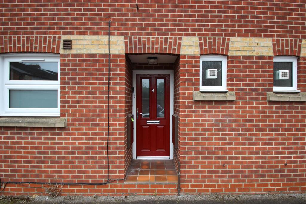 2 bed Detached for rent in Sandford-on-Thames. From North Oxford Property Service - Oxford