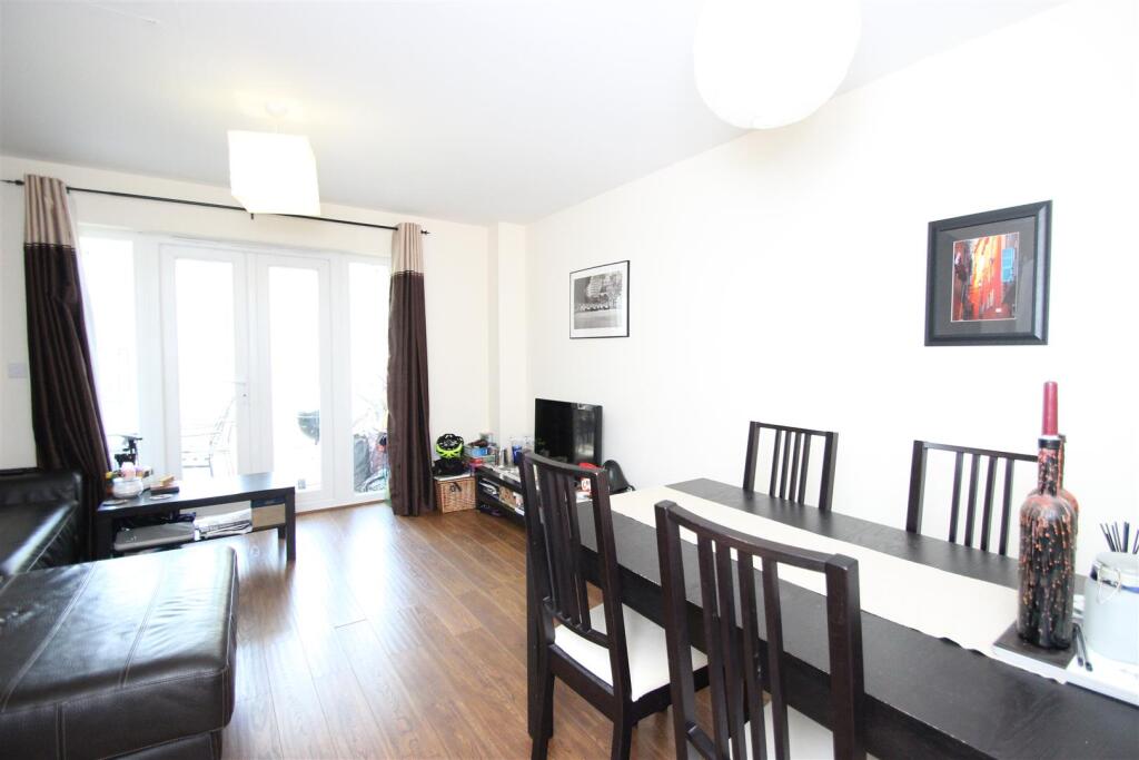 3 bed Detached for rent in Sandford-on-Thames. From North Oxford Property Service - Oxford 3 bed Detached for rent in Sandford-on-Thames. From North Oxford Property Service - Oxford