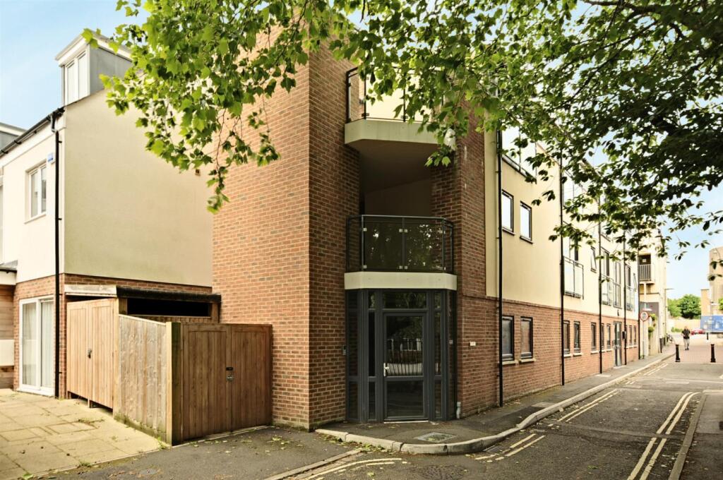 1 bed Annexe for rent in Wolvercote. From North Oxford Property Service - Oxford 1 bed Annexe for rent in Wolvercote. From North Oxford Property Service - Oxford