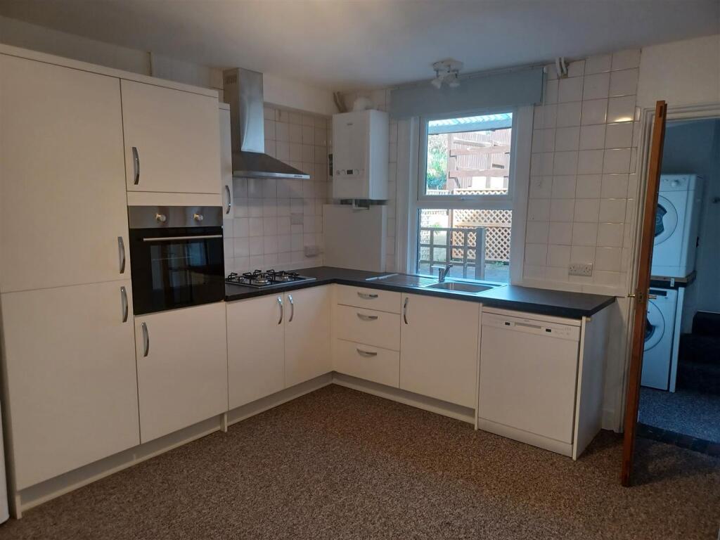 2 bed Mid Terraced House for rent in Wheatley. From North Oxford Property Service - Oxford