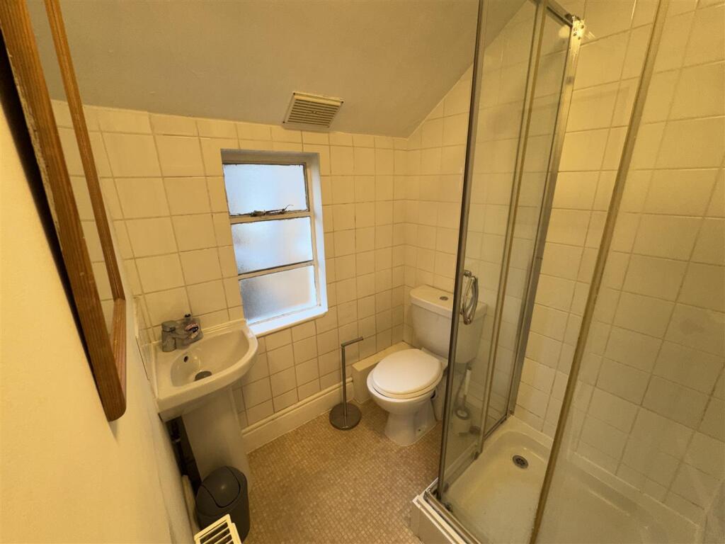 4 bed Detached for rent in Chawley. From North Oxford Property Service - Oxford