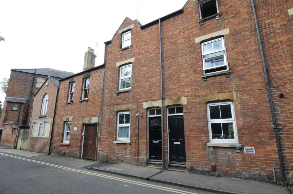 3 bed Detached for rent in Oxford. From North Oxford Property Service - Oxford