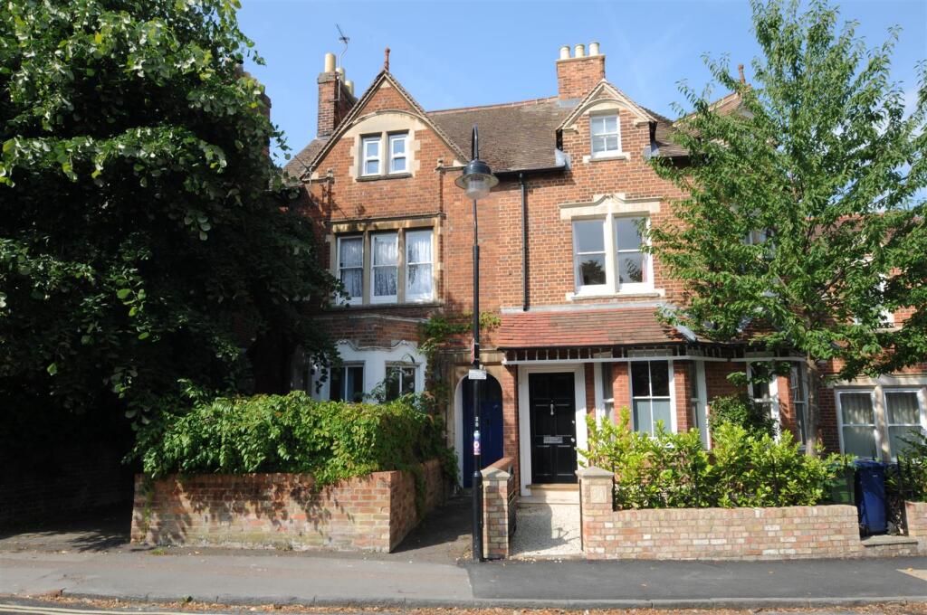 3 bed 1st Floor Flat for rent in Wolvercote. From North Oxford Property Service - Oxford