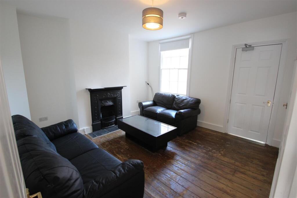 5 bed Detached for rent in Sandford-on-Thames. From North Oxford Property Service - Oxford
