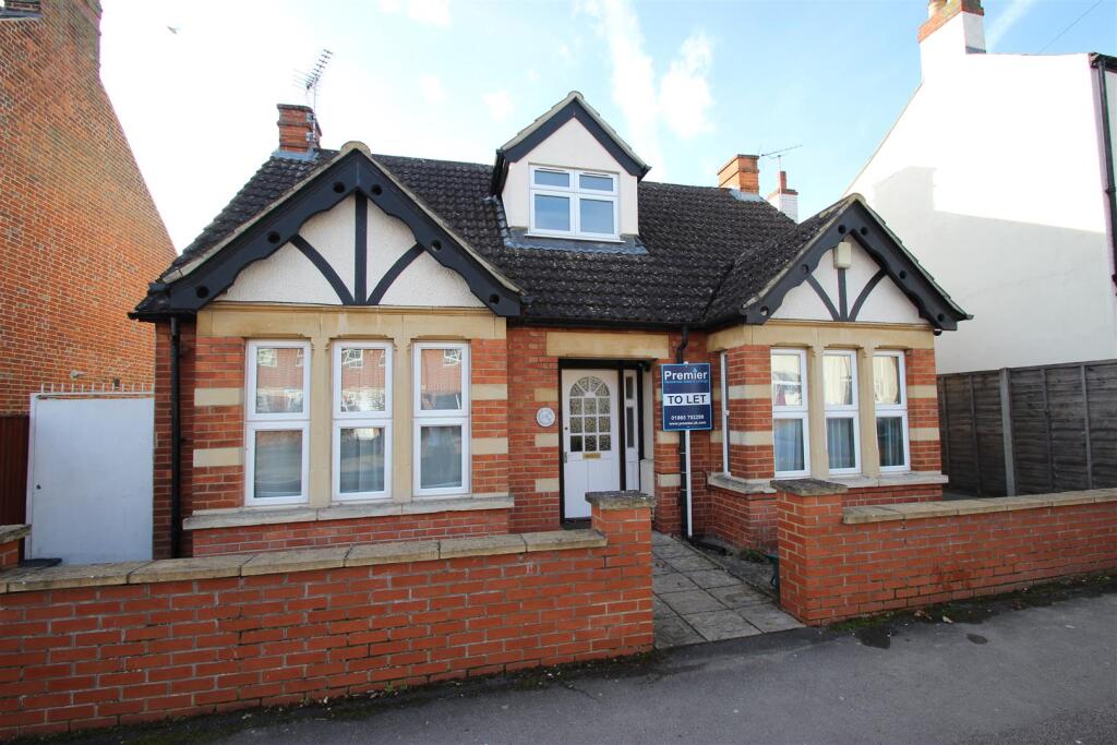 7 bed Detached for rent in Elsfield. From North Oxford Property Service - Oxford