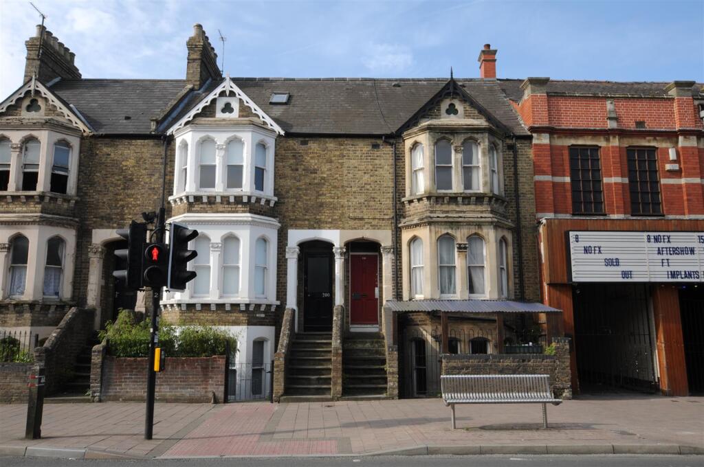 5 bed Detached for rent in Sandford-on-Thames. From North Oxford Property Service - Oxford 5 bed Detached for rent in Sandford-on-Thames. From North Oxford Property Service - Oxford
